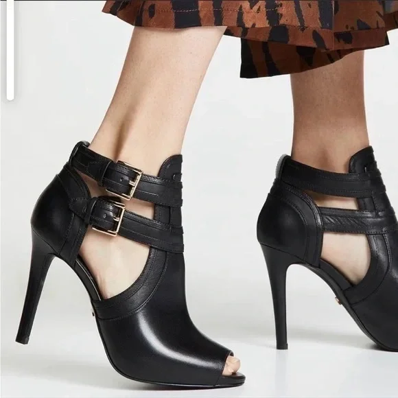 MICHAEL MICHAEL KORS
Blaze Peep-Toe Dress Booties - Picture 6 of 13